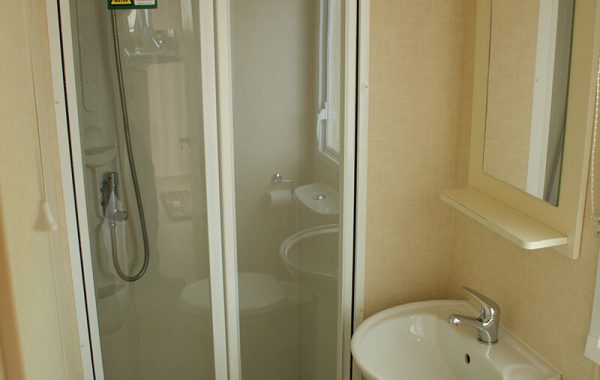 Domki letnie 5 osobowe z łazienką i kuchnią 12