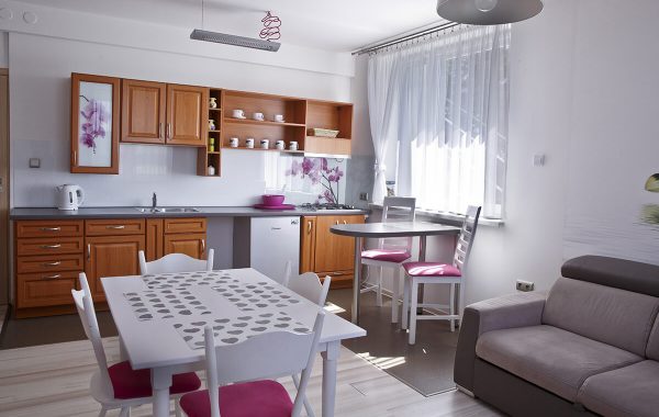 Mieszkanie 5 osobowe z łazienką i z kuchnią 1