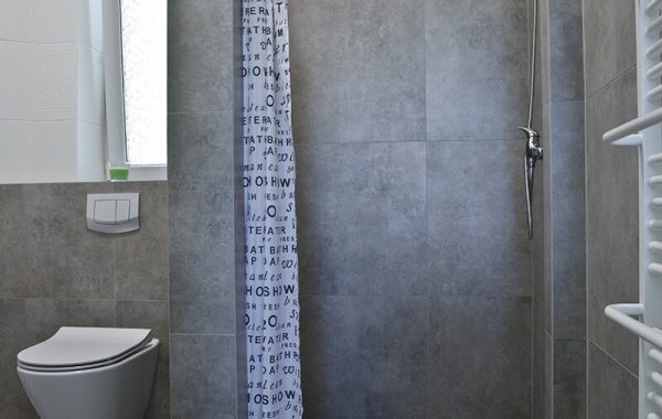 Pokój 4 osobowy z łazienką 5